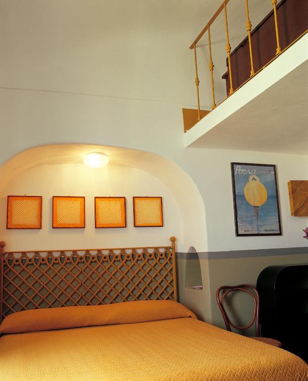 Deluxe Üç Kişilik Oda - Deniz Manzaralı